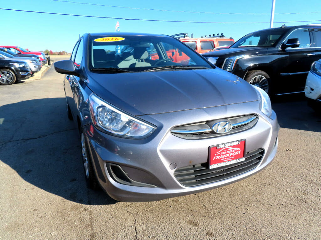 2016-Edition SE Sedan FWD (Hyundai Accent) for Sale in Chicago, IL ...